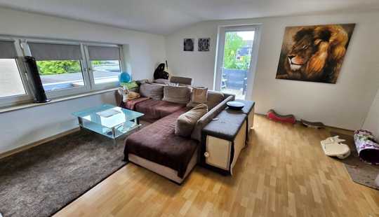 Bild von Mehrfamilienhaus mit drei Wohneinheiten.