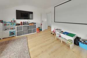 Modernes Familienglück: Neuwertiges EFH mit großem Garten & Doppelgarage! – Die vollständige Adresse der Immobilie erhältst du vom Anbieter., 78669 Wellendingen – Vorschaubild 8