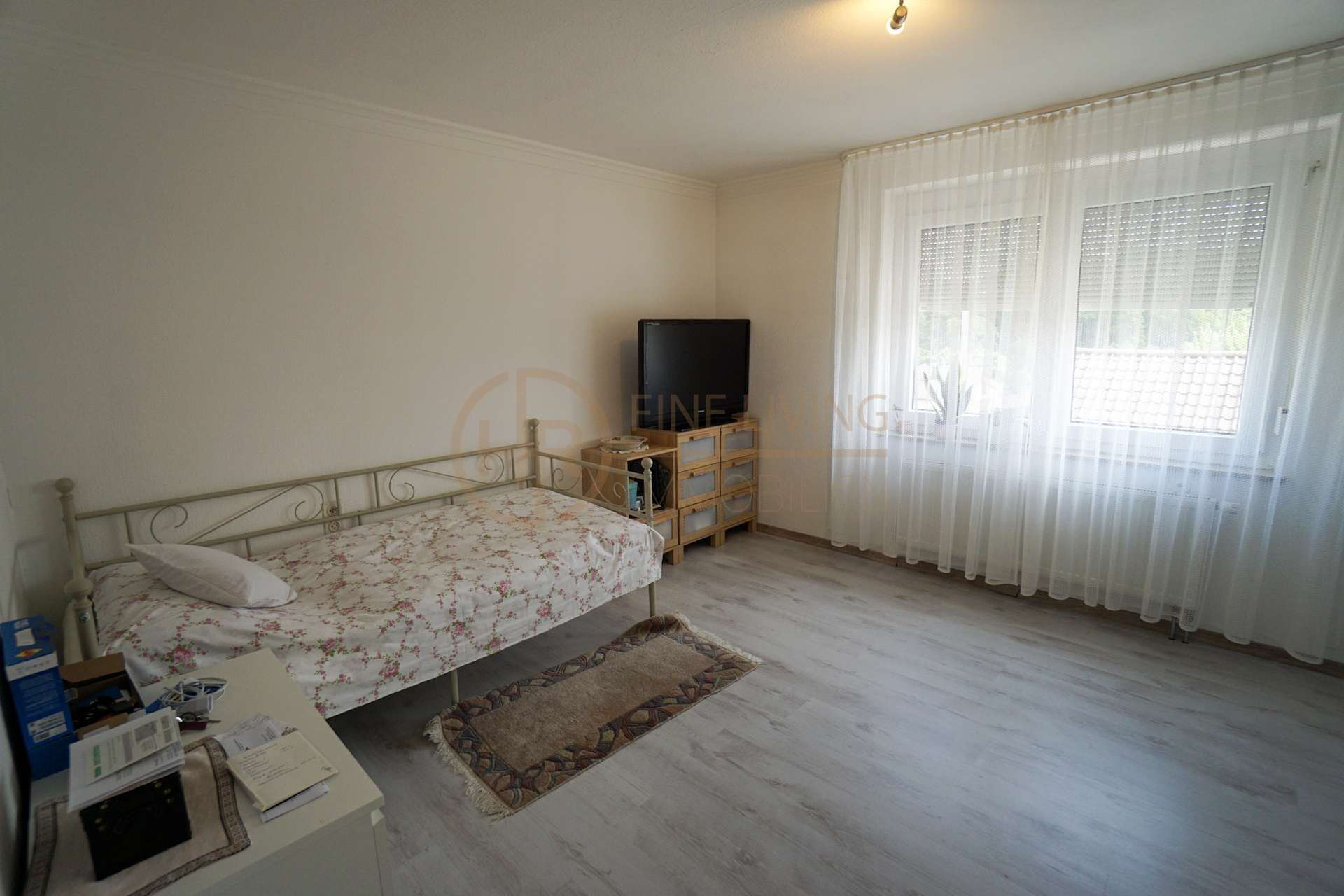 Immobilie in Rechberghausen - Charmantes Zweifamilienhaus mit Garten, Dachterrasse & 3 Garagen – viel Potenzial in Rechberghausen - Bild 7