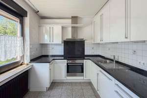 Gepflegtes Reihenmittelhaus mit 5 Zimmern, Garten und Garage in Köln-Pesch – Die vollständige Adresse der Immobilie erhältst du vom Anbieter., 50767 Pesch, Köln – Vorschaubild 2