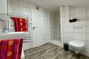 Gemütliche 1-Zimmer-Dachwohnung mit hochwertiger EBK – Beethovenstraße 20, 55130 Laubenheim, Mainz – Vorschaubild 7