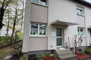 Ihr Projekt in Frankfurt: Reiheneckhaus mit großem Grundstück & Erweiterungspotenzial