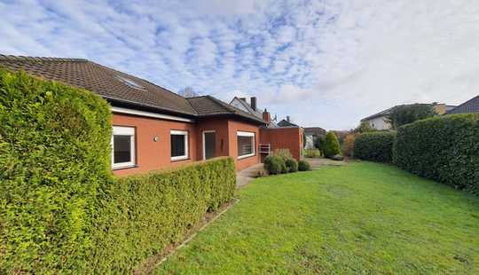 Bild von Bungalow zum Wohlfühlen mit sonnenausgerichtetem Garten.