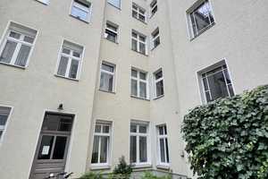 +++bezugsfreie 2-Zimmer-Altbauwohnung mit Dielenboden am Volkspark+++ – Bruchsaler Straße 13, 10715 Berlin – Vorschaubild 15