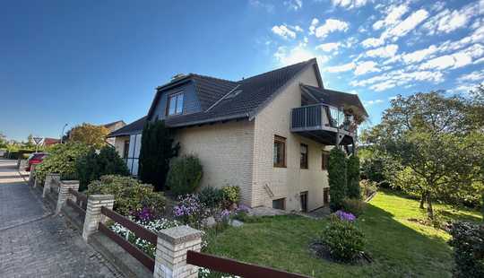 Bild von Wohnhaus mit Einliegerwohnung