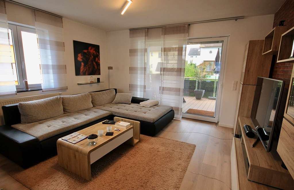 Immobilie in Goldbach - Charmante Wohnung in gepflegtem 3-Parteienhaus – bezugsfertig und top gepflegt - Bild 1