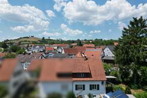 Diese Wohnidylle wird Ihr neues Zuhause. 3 Zimmer auf 97 m². Herrlicher Garten, Garage plus Carport. – Die vollständige Adresse der Immobilie erhältst du vom Anbieter., 78176 Blumberg – Vorschaubild 23