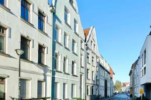 Hochwertig und zentral wohnen! Moderne 1-Zi.-Whg. mit Balkon & Einbauküche