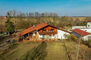 Idyllisches Anwesen in ruhiger Weilerlage – Perfekt für Naturliebhaber und Tierhalter – Die vollständige Adresse der Immobilie erhältst du vom Anbieter., 84326 Falkenberg – Vorschaubild 1