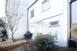 Modernisiertes Reihenmittelhaus mit Garten, Balkon und 5 Zimmern in Ostfildern Parksiedlung – Danziger Strasse 2, 73760 Esslingen (Kreis) – Vorschaubild 3