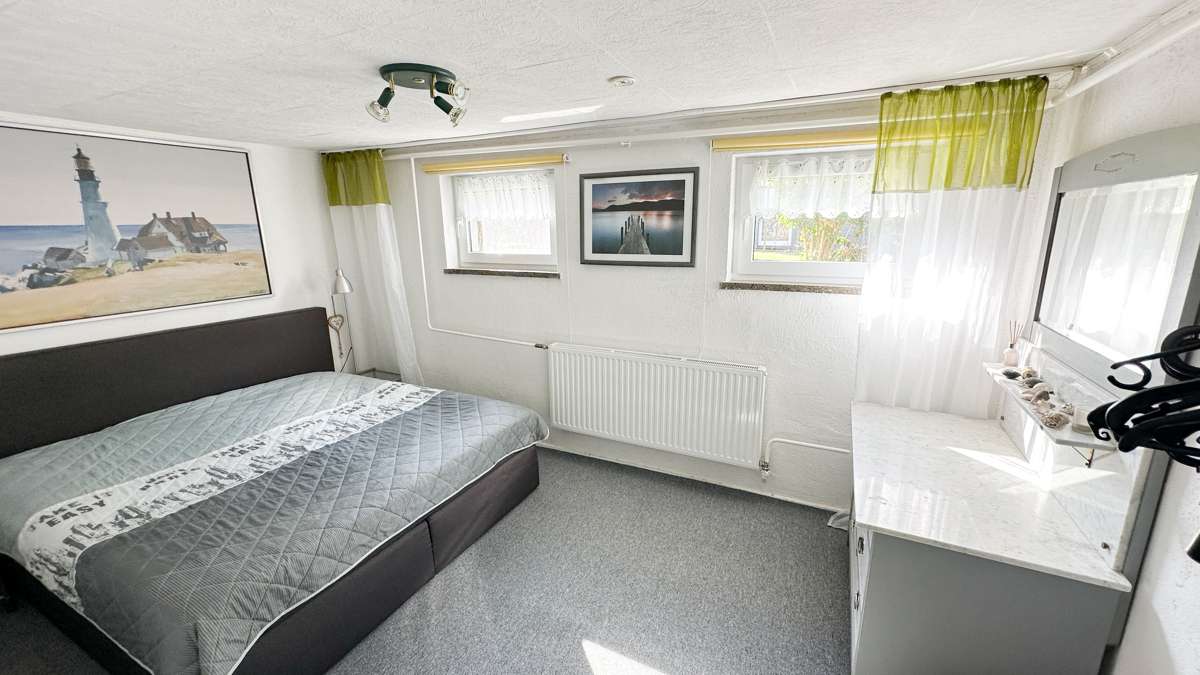 Immobilie in Barth - Großzügiger Bungalow mit Einliegerwohnung, Sauna und sonniger Südterrasse in ruhiger Lage von Barth - Bild 1