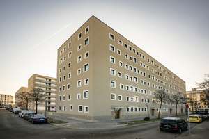 Nur für Rollstuhlfahrer mit WBS und besonderem Wohnbedarf - barrierefreie 1 Zimmer Wohnung – Ashdodstraße 4, 13587 Hakenfelde, Berlin – Vorschaubild 1