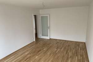 Schöne 3-Zimmer-Wohnung mit Südloggia in Oberföhring - Nähe St. Emmeransmühle – Franz-Wolter-Str. 19, 81925 Oberföhring, München – Vorschaubild 3