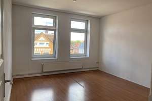 Sofortbezug! Helle 5-Zimmer-Altbauwohnung m. Balkon über den Dächern von Kiel zu kaufen. – Die vollständige Adresse der Immobilie erhältst du vom Anbieter., 24114 Südfriedhof, Kiel – Vorschaubild 5