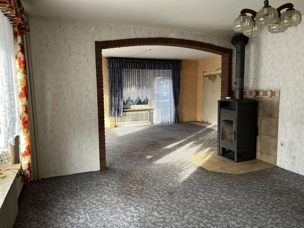 Immobilie in Wrist -  Großes familienfreundliches Einfamilienhaus mit zwei Garagen, in guter ruhiger Lage, zu verkaufen! - Bild 1