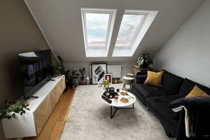 Helle 2,5-Zimmer-Dachgeschosswohnung mit Balkon in Döhren