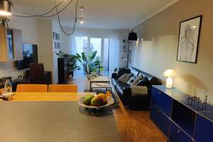 Stilvolle 2-Zimmer-EG-Wohnung mit Einbauküche 3-türigen Schiebetürenschrank, Terrasse und Garten – Kirchplatz 11a, 85051 Süd, Ingolstadt – Vorschaubild 6