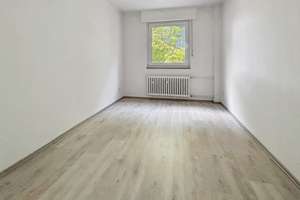 Renovierte 3-Zimmer-Wohnung mit Loggia und großzügigem Wohnambiente in Duisburg – Die vollständige Adresse der Immobilie erhältst du vom Anbieter., 47169 Marxloh, Duisburg – Vorschaubild 6