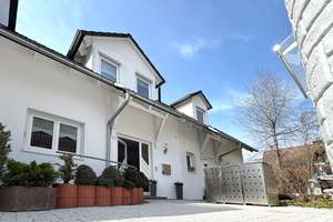 Top gepflegtes Reihenmittelhaus mit Doppelgarage in VS-Villingen – Die vollständige Adresse der Immobilie erhältst du vom Anbieter., 78052 Villingen, Villingen-Schwenningen – Vorschaubild 1
