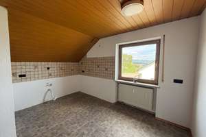 Dachgeschosswohnung mit Fernblick und absolut ruhiger Wohnlage von Neunburg vorm Wald zu vermieten – Die vollständige Adresse der Immobilie erhältst du vom Anbieter., 92431 Neunburg vorm Wald – Vorschaubild 11