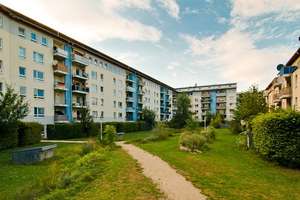 Renovierte 2-Zimmer-Wohnung im Erdgeschoss mit kleinem Garten und Terrasse