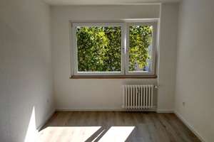 3- Zimmer mit Blick ins Grüne – Hölderlinstraße 13, 47226 Rheinhausen-Mitte, Duisburg – Vorschaubild 3