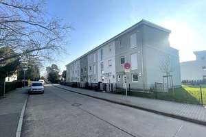 grosses Reihenhaus "RED", Keller, Westterrasse  -Samstagsbesichtigung (ab 13 Uhr) – Die vollständige Adresse der Immobilie erhältst du vom Anbieter., 12307 Lichtenrade, Berlin – Vorschaubild 1