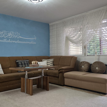 Großzügige 4-Zimmer-Wohnung mit 3 Balkonen, Aufzug & 2 TG in Karlsbad-Ittersbach