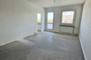 Wohnung sucht Familie: großzügige 4-Zimmer-Wohnung (WBS) – Karl-Laux-Str. 21, 1219 Dresden – Vorschaubild 3