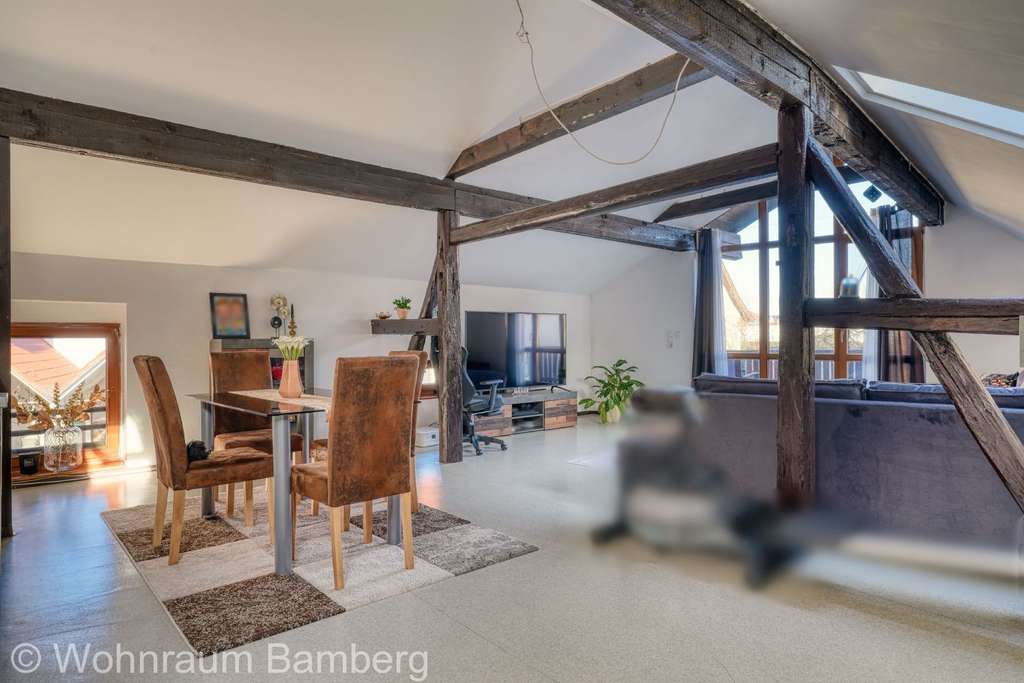 Immobilie in Breitengüßbach - Wohnen wie im eigenen Haus!  2,5-Zimmer-Wohnung auf zwei Etagen mit Balkon und Terrasse - Bild 0