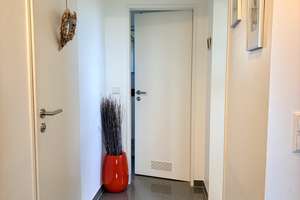 Helle, exklusive 4, bzw. 3,5  Zimmer Wohnung mit Aufzug , Balkon , Tiefgarage und EBK ! – Kirchhausener Straße 4, 74078 Frankenbach, Heilbronn – Vorschaubild 19