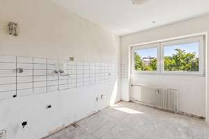 Gut geschnittene 4-Zimmer-Wohnung mit Renovierungsbedarf – Die vollständige Adresse der Immobilie erhältst du vom Anbieter., 40549 Oberkassel, Düsseldorf – Vorschaubild 4