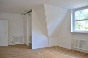++ GRÜNES KLEINOD + IM HERZEN VON SCHLACHTENSEE + GARTEN + DACHTERRASSE + TIEFGARAGE +  SANIERT ++ – Breisgauer Straße 45A, 14129 Zehlendorf, Berlin – Vorschaubild 23