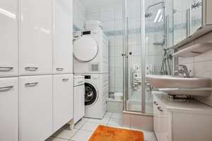 Gepflegte 3-Zimmer-ETW mit verglaster Ost-Loggia & Garage / Verkauf auf Nießbrauchbasis – Die vollständige Adresse der Immobilie erhältst du vom Anbieter., 81925 Oberföhring, München – Vorschaubild 8