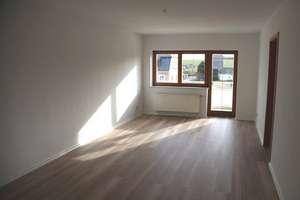 Tolle 2 Zimmerwohnung mit Balkon und Stellplatz zu verkaufen !! – Limbacher Straße 32, 9247 Röhrsdorf, Chemnitz – Vorschaubild 3