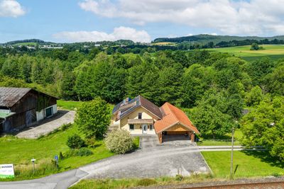 Naturnah wohnen in Bad Kötzting – modernisiertes Einfamilienhaus mit Pelletheizung & großem Garten