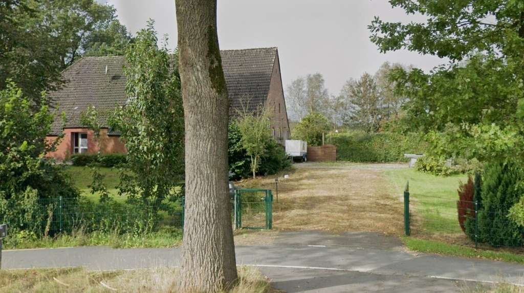 Immobilie in Westerstede - ***Bauernhaus auf 5.926 m² Grundstück in Westerstede-Hollriede***PROVISIONSFREI - Bild 0