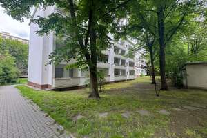 Stilvolle 2,5-Zimmerwohnung mit Balkon in ruhiger und gefragter Lage von Berlin-Britz – Die vollständige Adresse der Immobilie erhältst du vom Anbieter., 12347 Britz, Berlin – Vorschaubild 3