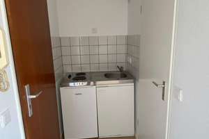 Renoviertes Dachgeschoss Apartment in Düsseldorf-Hassels – 40599 Hassels, Düsseldorf – Vorschaubild 4
