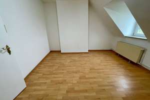 Tolle 2-Zimmer- Dachgeschosswohnung in zentraler Lage Hannovers - ideal angebunden! – Vahrenwalder Str. 147, 30165 Vahrenwald, Hannover – Vorschaubild 3