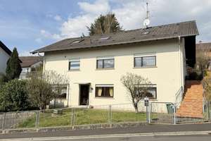 Provisionsfrei und mit Bioenergie Wächtersb.! Großes Generationenhaus mit schönen Bädern und Küchen – Lauterbacher Straße 17, 63607 Wächtersbach – Vorschaubild 1