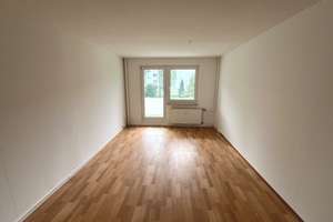 Wohnen, wie es zum Leben passt – 4 Räume mit Balkon! – Otto-Rothe-Str. 37, 7549 Lusan-Brüte, Gera – Vorschaubild 4