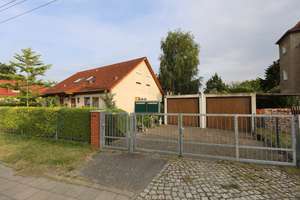 ARCHITEKTENHAUS MIT EINLIEGERWOHNUNG - DOPPELGARAGE - ALS EIN- ODER ZWEIFAMILIENHAUS – Die vollständige Adresse der Immobilie erhältst du vom Anbieter., 12683 Biesdorf, Berlin – Vorschaubild 34