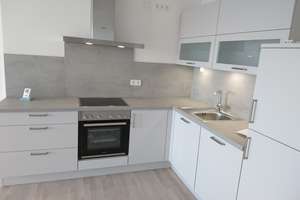 Luxuriöse 2-Zimmer Wohnung in bester, ruhiger Lage Münchens mit Einbauküche – Fritz-Bauer-Str. 41, 81249 Aubing-Süd, München – Vorschaubild 2