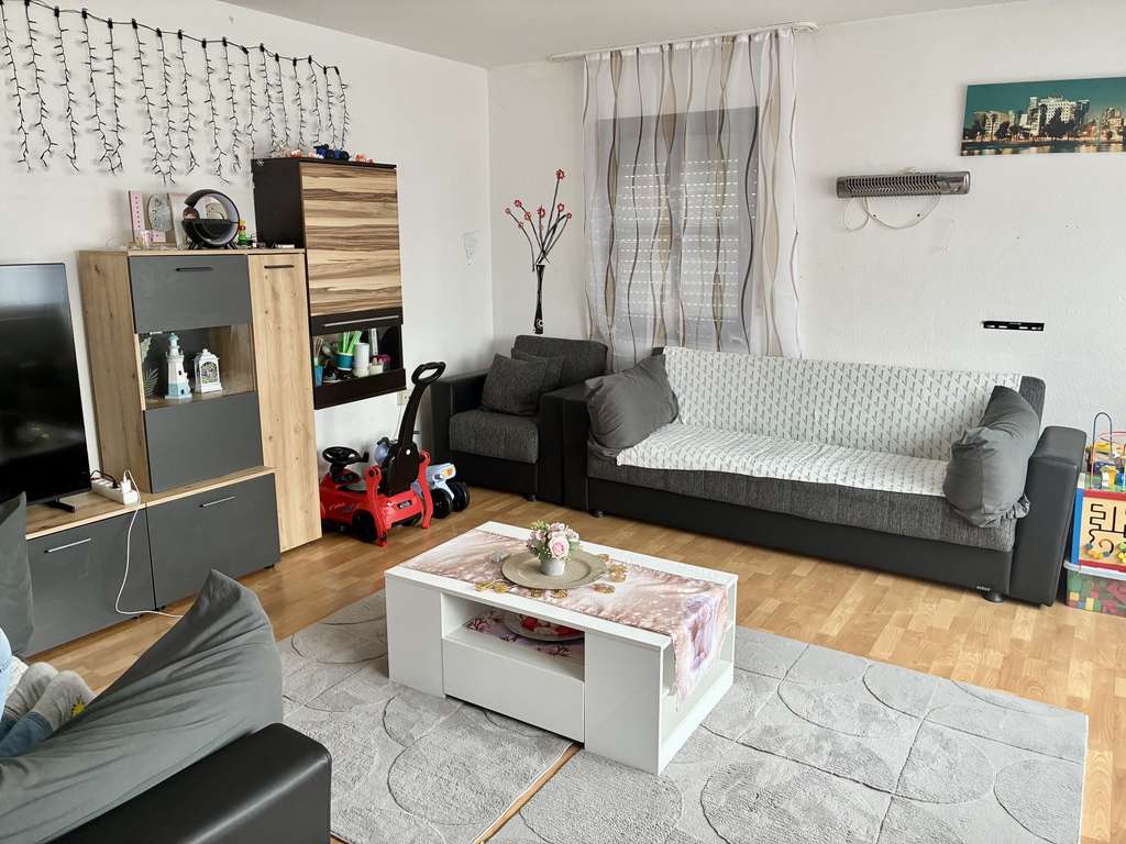 Immobilie in Massenbachhausen - Familienwohnung mit Terrasse  in Massenbachhausen - Bild 2