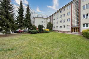 Solide vermietete 3-Zimmer-Wohnung mit großem Balkon in ruhiger Grünlage von Buckow/Gropiusstadt
