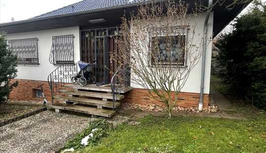 Bild von Charmanter Bungalow mit einem großem Garten in Wiesbaden