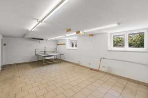 Zweifamilienhaus mit möglichem Umbau auf MFH und separatem Büroeingang.  – Die vollständige Adresse der Immobilie erhältst du vom Anbieter., 80935 Lerchenau-Ost, München – Vorschaubild 17