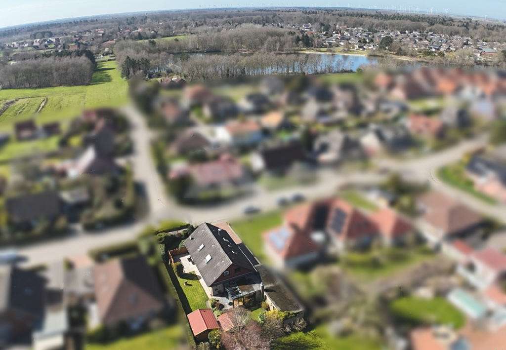 Immobilie in Berumbur - Geräumiges Zweifamilienhaus in unmittelbarer Nähe des Kiessees in Berumbur - Bild 1