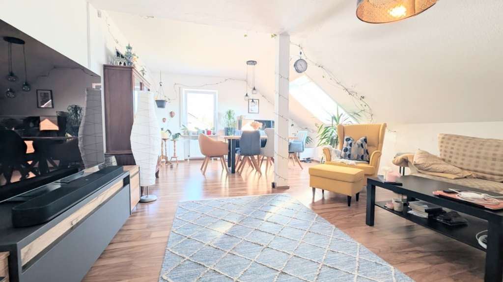 Immobilie in Hummeltal - Helle 3-Zimmer-Wohnung mit Loggia, Garage & Werkstatt – ruhig gelegen nahe Bayreuth - Bild 0